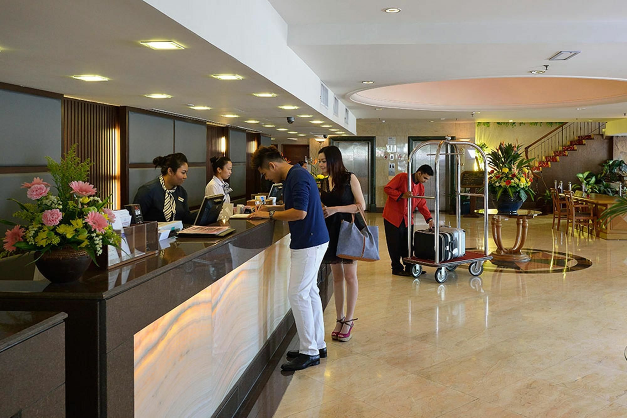 T&M Luxury Hotel Ханой Екстериор снимка